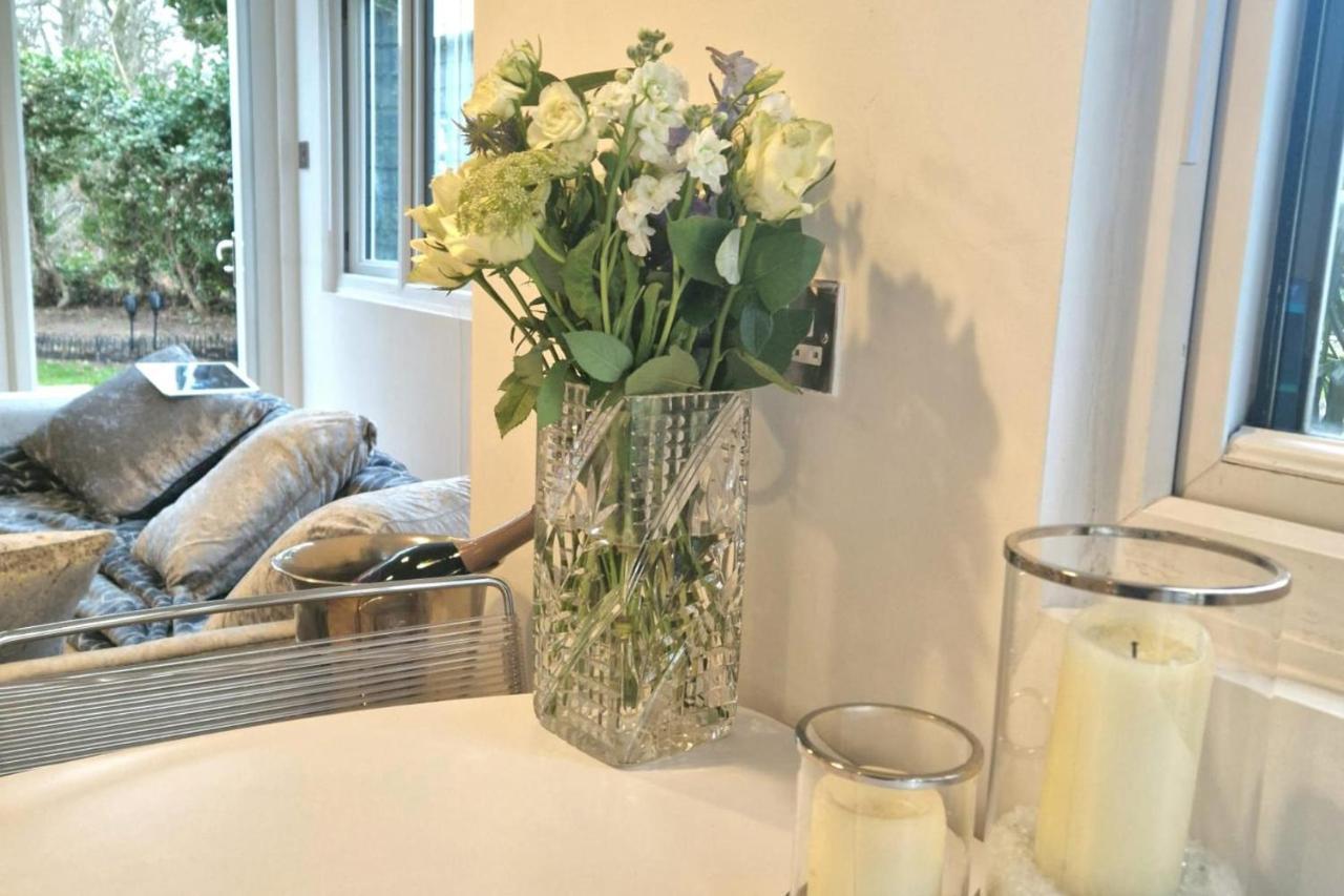1 Bed Cottage-Museum View-Garden-Free Parking 웨이브리지 외부 사진